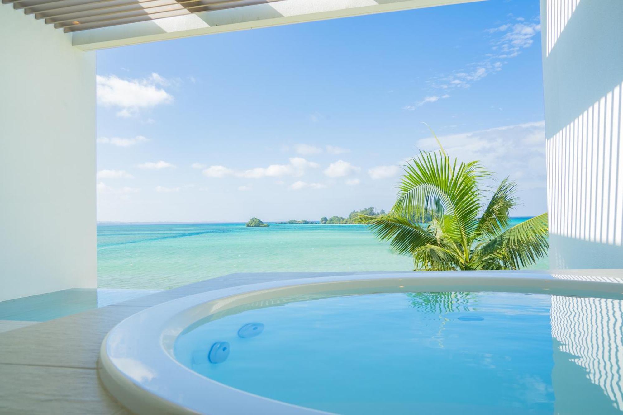 Villa Valiosa On The Beach Onna Exterior photo